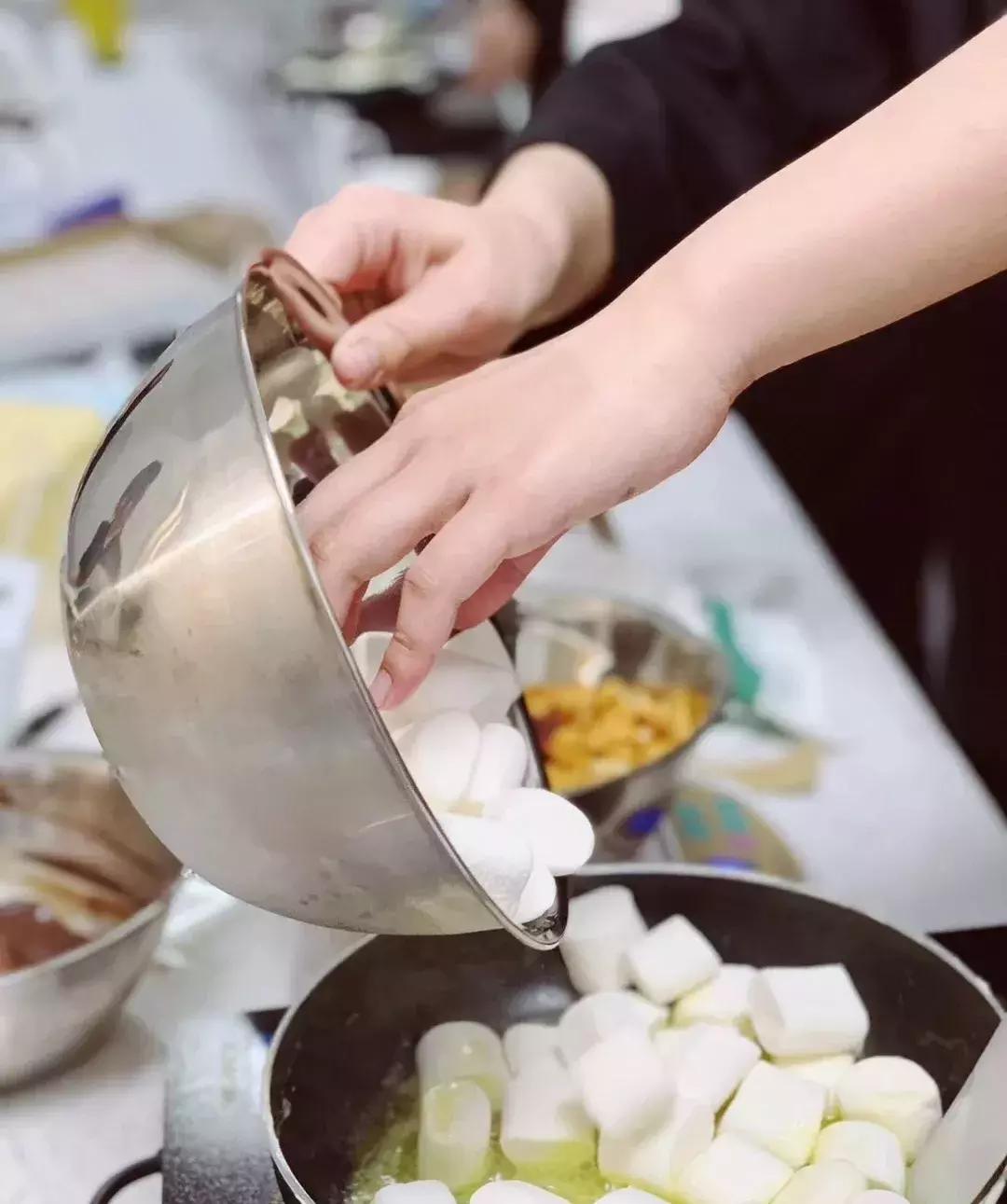 LAMIA甜物博物馆の圣诞限定来了，以爱和节日的名义，享受甜蜜~