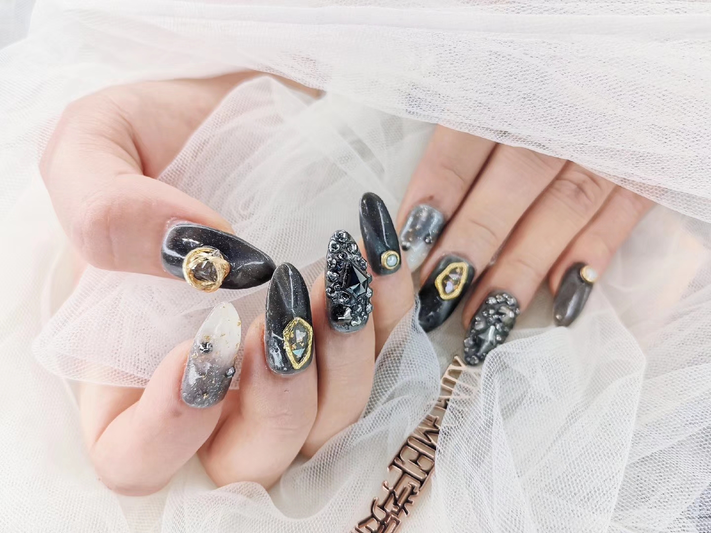 美甲学徒最基础要学什么,学美甲有前途吗学美甲的前景如何