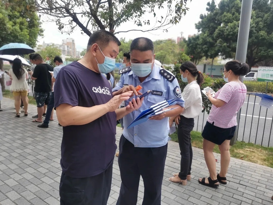 疫情防控熬不完的夜,疫情未结束他们在坚守