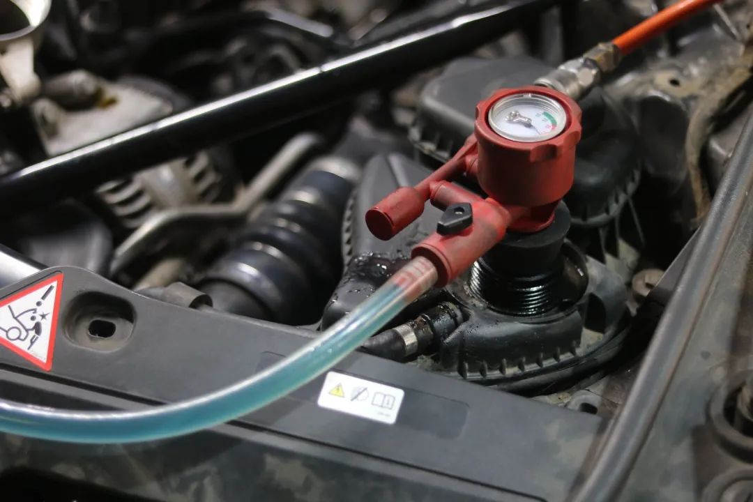 怪兽修车:翻新一辆11年破烂不堪的宝马GT,车况不忍直视