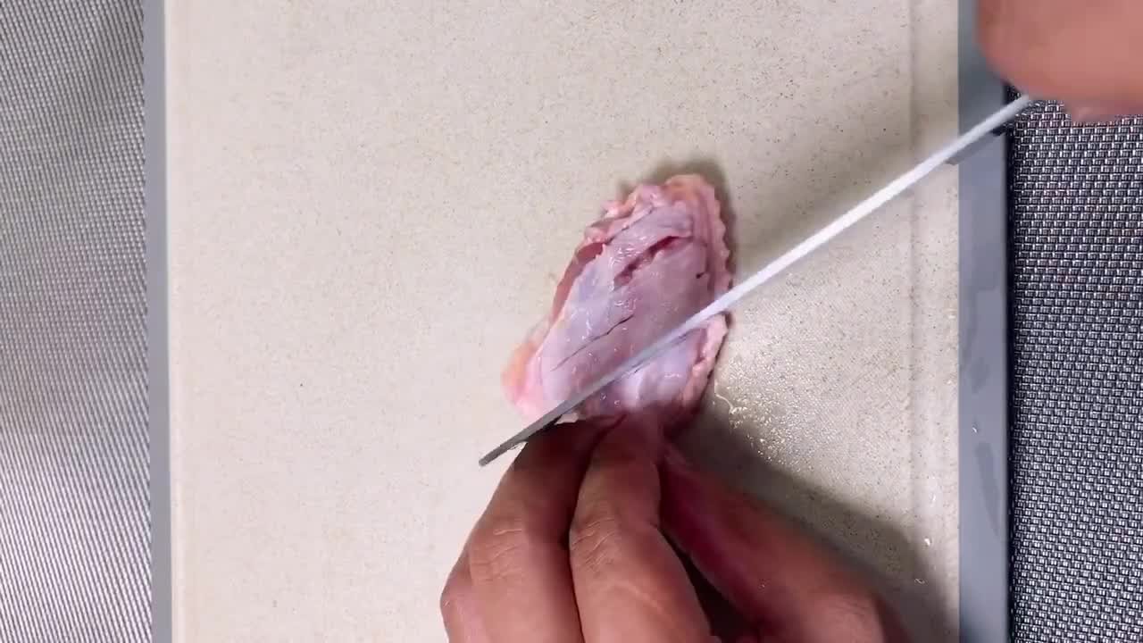 肯德基炸鸡翅中的做法不要面包糠,在家做像肯德基一样好吃的炸鸡翅