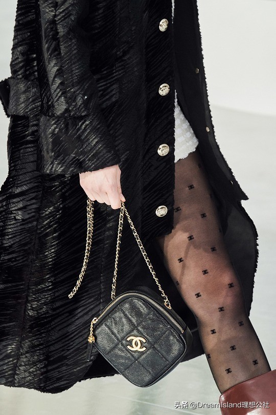 valentino鳄鱼皮女士包,valentino蝴蝶结包包