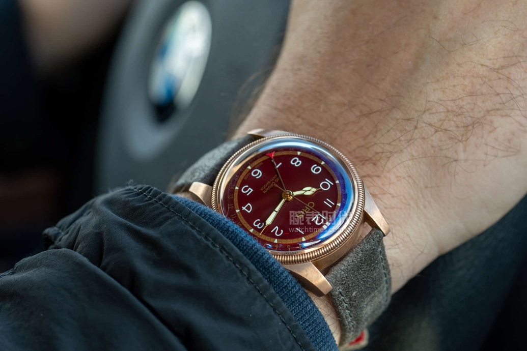 这五款红盘腕表你敢戴吗,公价3万元上下三款青铜腕表推荐