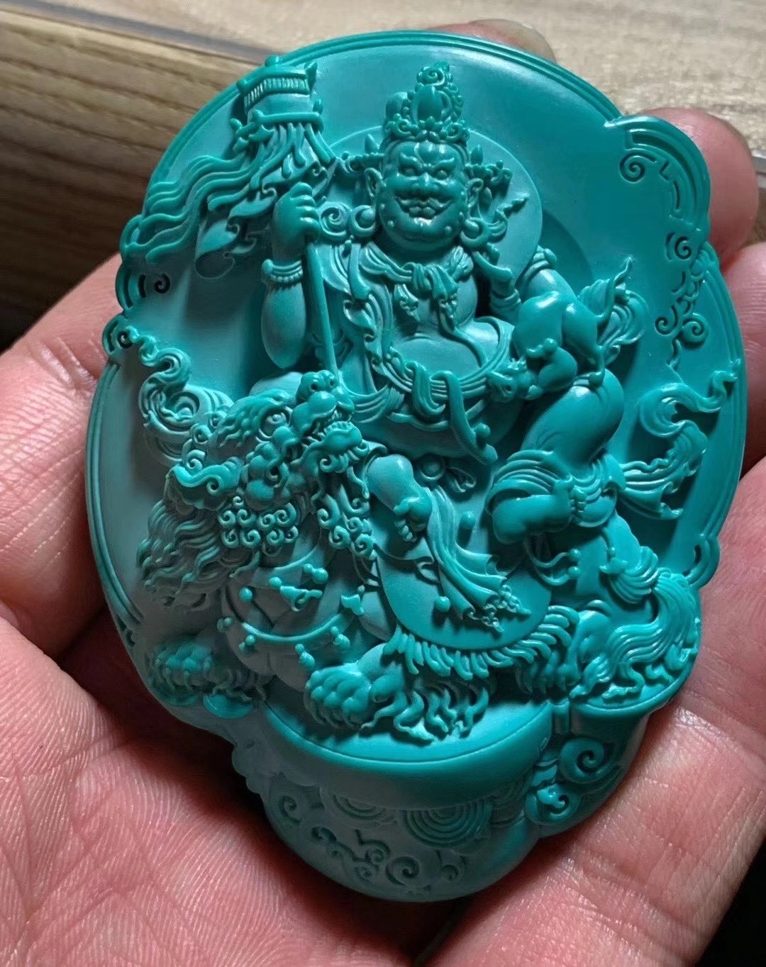 老绿松石与新绿松石价格对比,真正的绿松石价格是多少