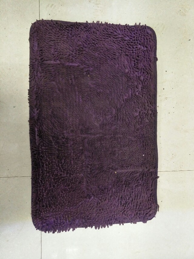 怎样使卫生间脚垫不打滑,室内脚垫防滑技巧