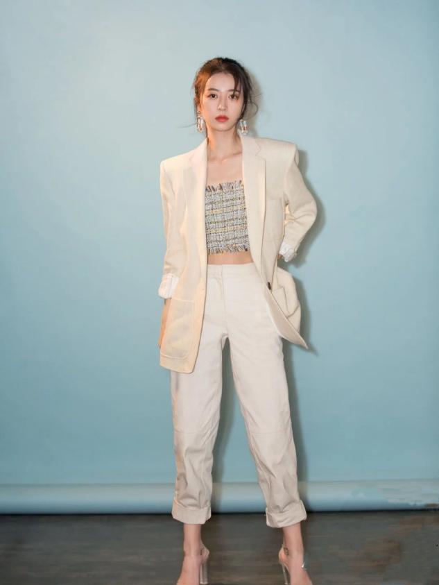 最近火了一种穿法,今年最时髦的穿法搞笑