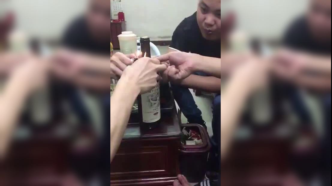 喝红酒没扳手怎么开,喝红酒没开瓶器怎么办