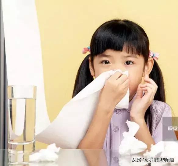 轮状病毒感染孩子呕吐,宝宝肺炎住院又感染轮状病毒