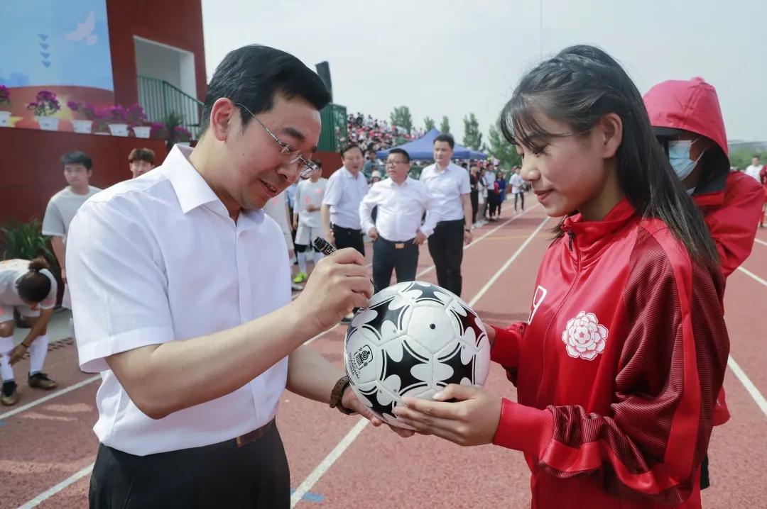 庆祝建党十周年校园艺术节手绘,建党100周年艺术节各个校园展演