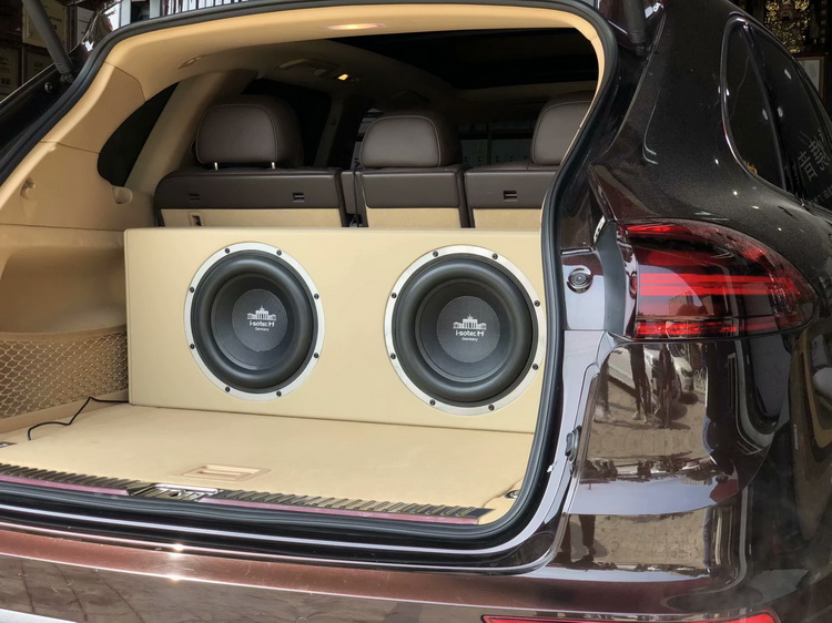 保时捷卡宴turbo动力升级,保时捷卡宴音响改装80万