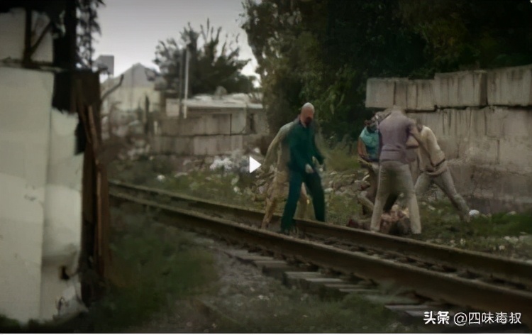 看不懂才低俗，看懂了很高级——《文胸奇缘》