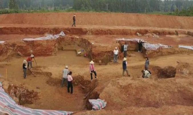 皇帝古墓挖掘真实记录,古墓考古纪录片棺椁中的发现