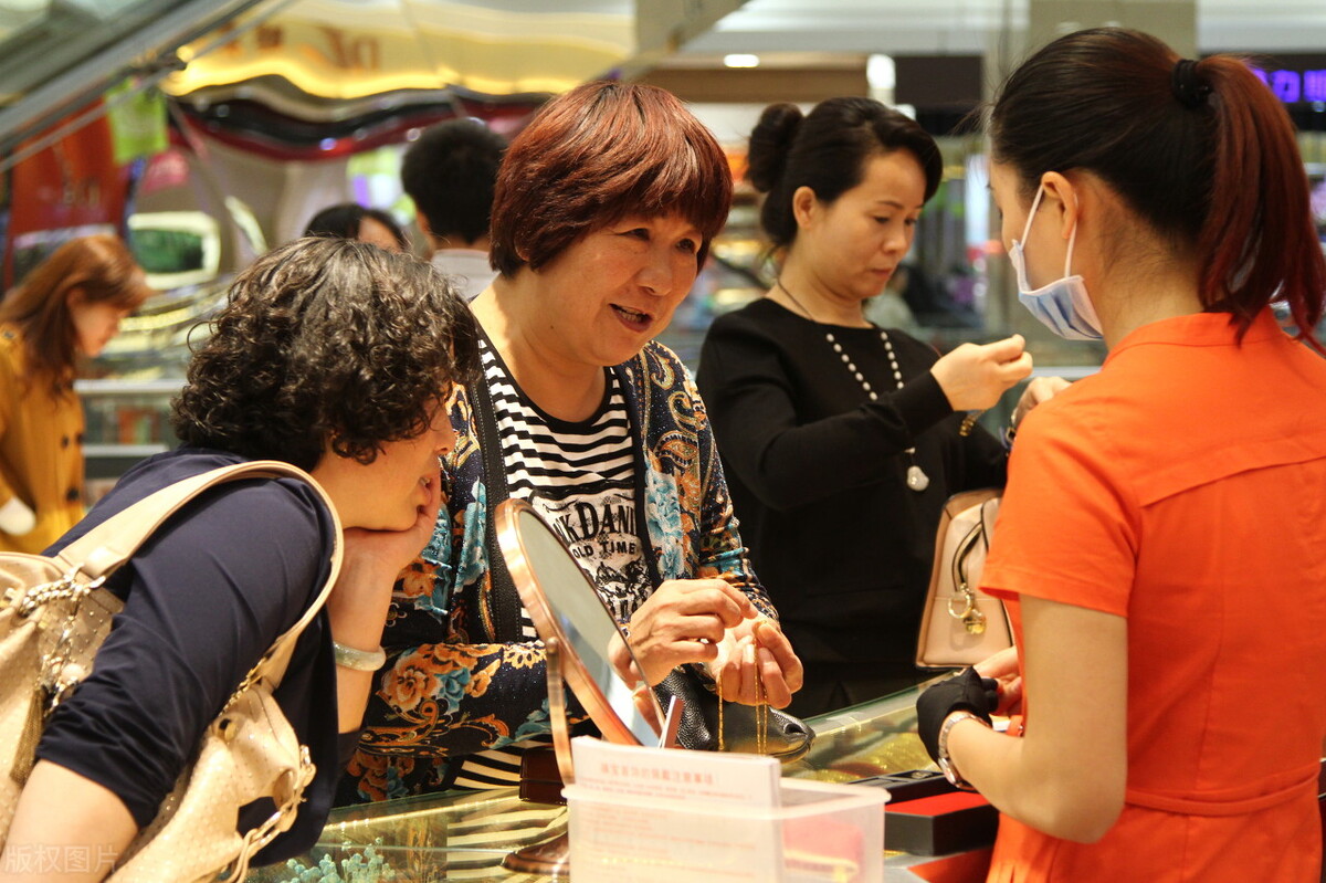 中年油腻大妈什么意思,油腻大妈的四种表现