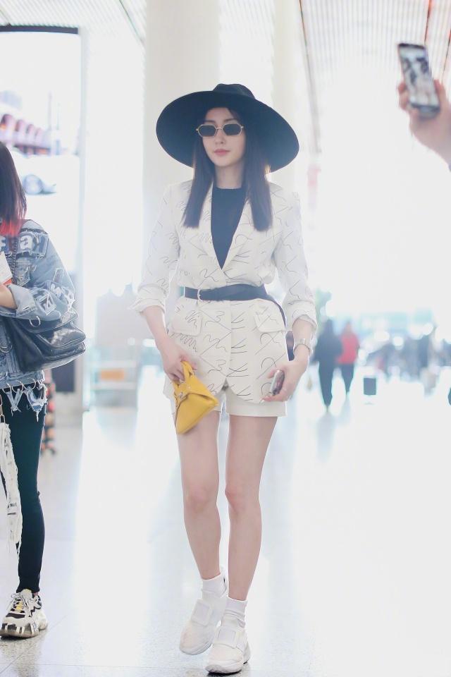 张天爱美出高级感,张天爱惊艳身材穿礼服