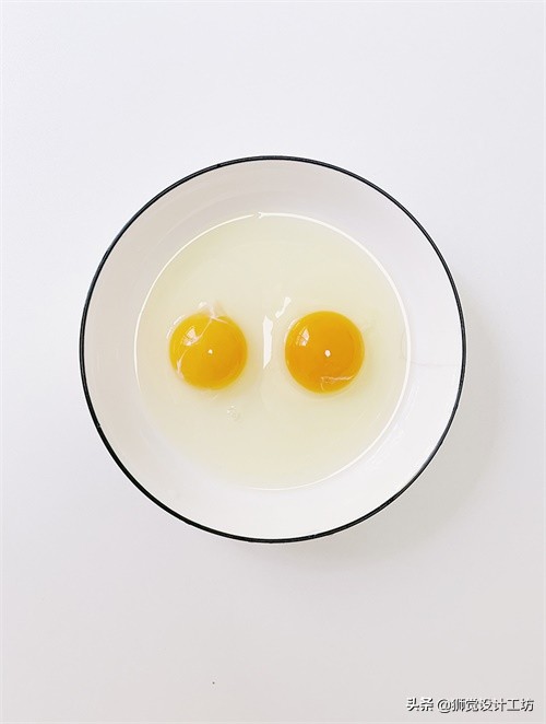 拍一张照片就能设计成一幅海报,一张人像图片做成海报构图