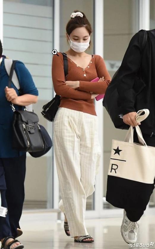 twice正规三辑单封是林娜琏吗 (twice nayeon 林娜琏街头唯美拍摄)