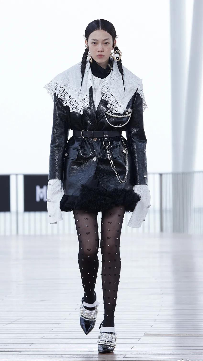 除了优雅贵气,珍珠还能休闲、叛逆、又嘻哈?