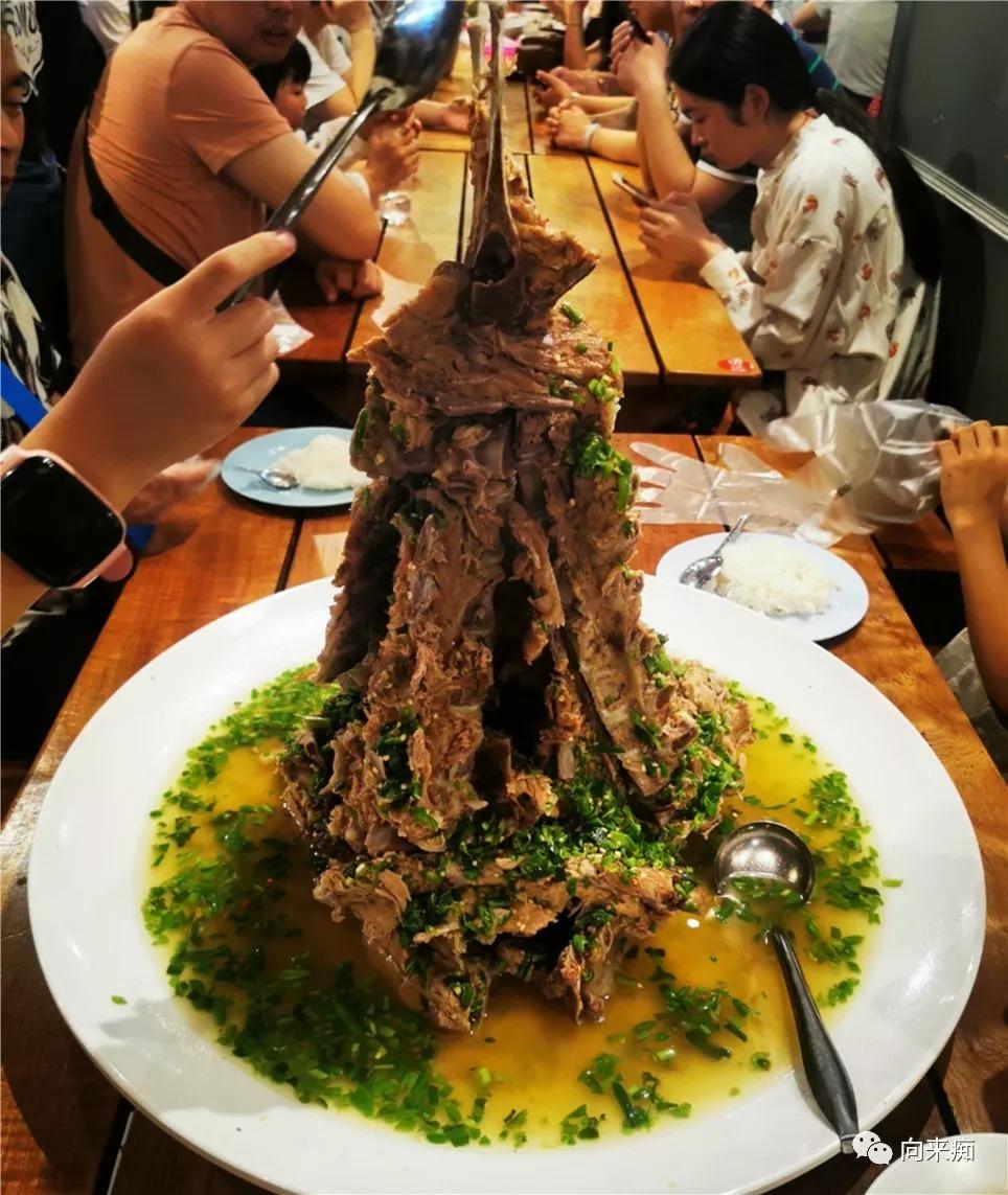 泰国一人行芭提雅跳伞,泰国三人行歌曲