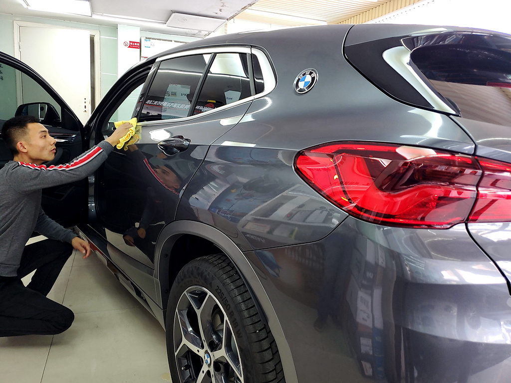 宝马x2曜熠版原厂车漆,宝马x2需要镀晶吗