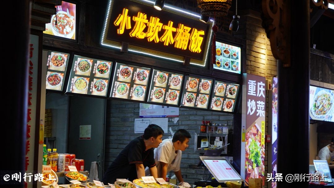 重庆解放碑八一好吃街图片,重庆解放碑八一好吃街推荐食物