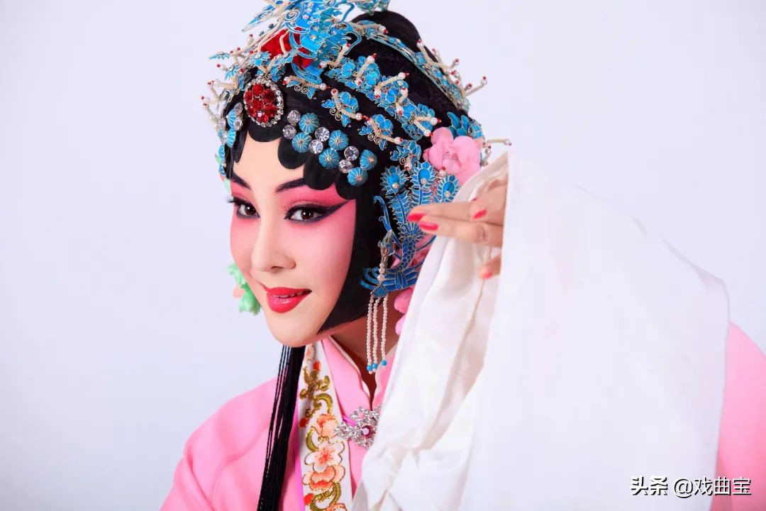 黄梅戏罗帕记选段家住双河镇伴奏,黄梅戏罗帕记完整版第一集