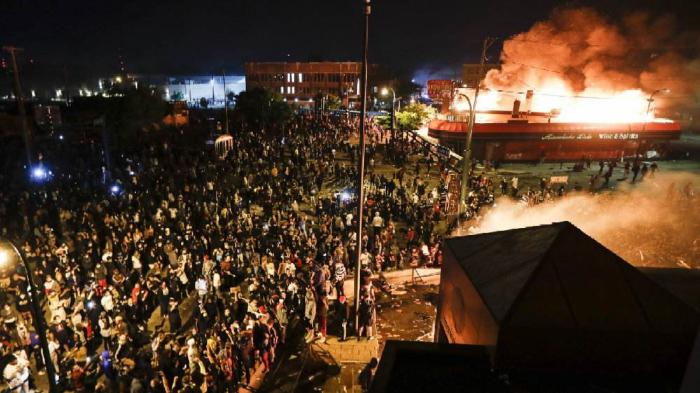 蠢还有理了？美国黑人要求教育部停掉所有理科，不然就是搞歧视！