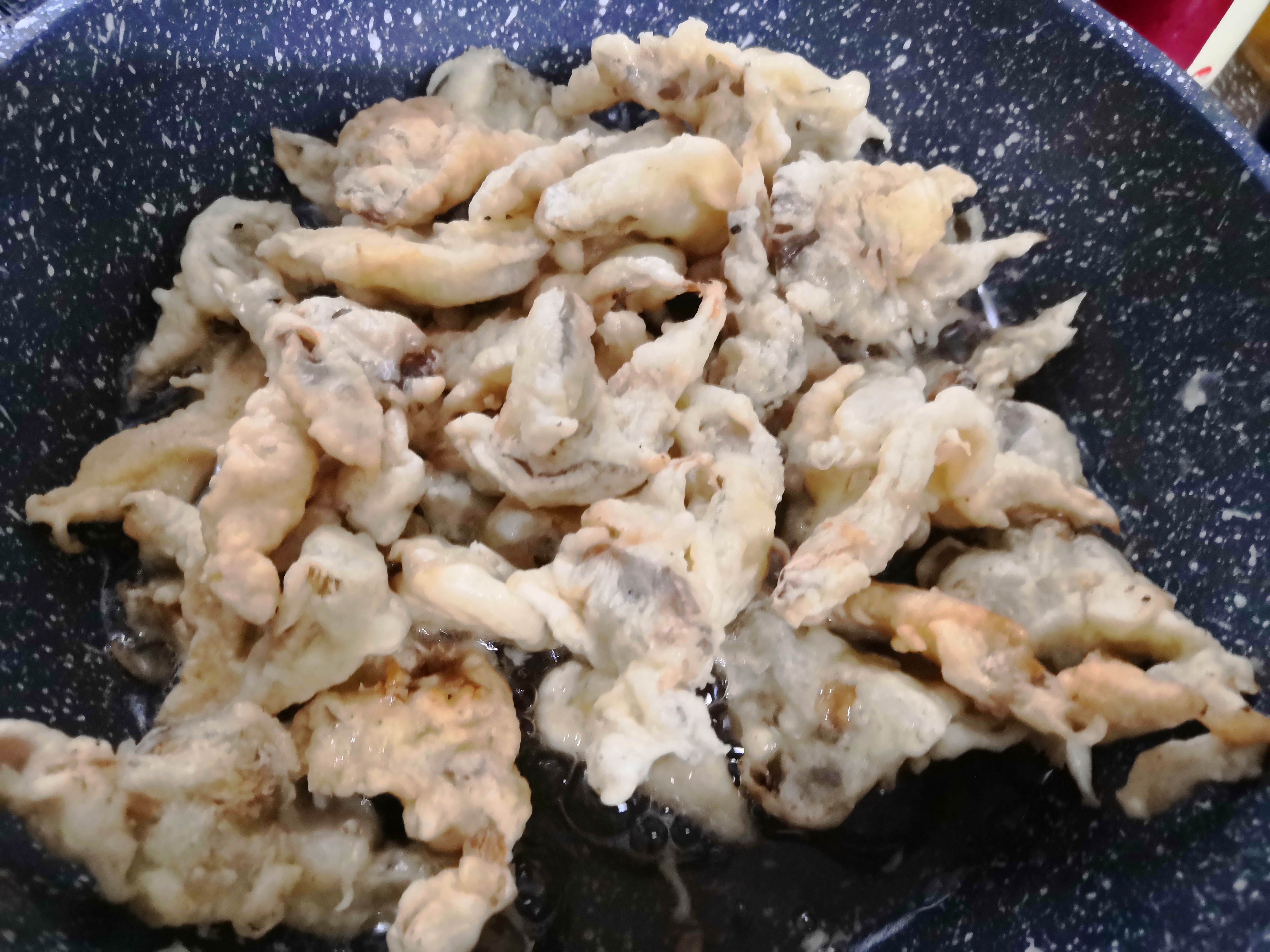 炸出来的蘑菇太油,炸过的蘑菇软了