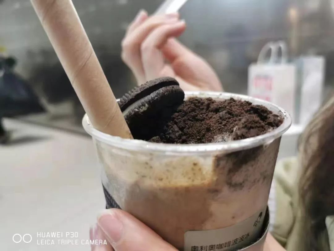 喜茶对标霸王的茶,喜茶pk霸王茶姬