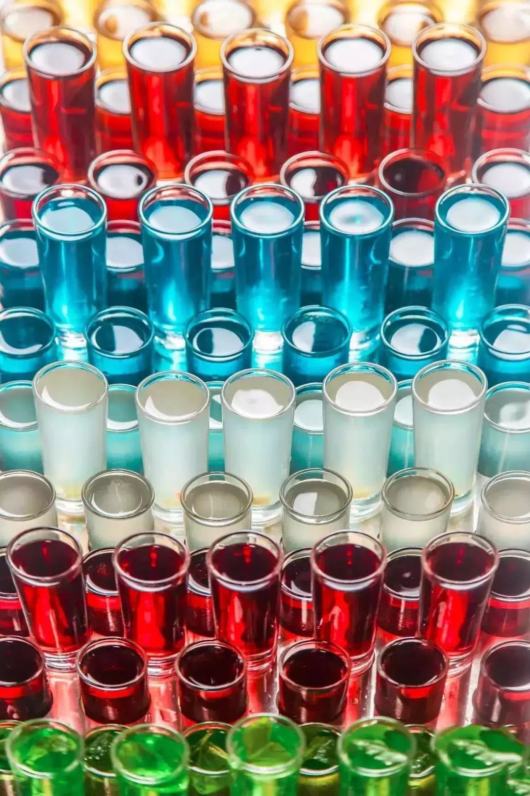 “酒鬼少女”特邀，900公里外的成都网红酒馆终于空降昆明