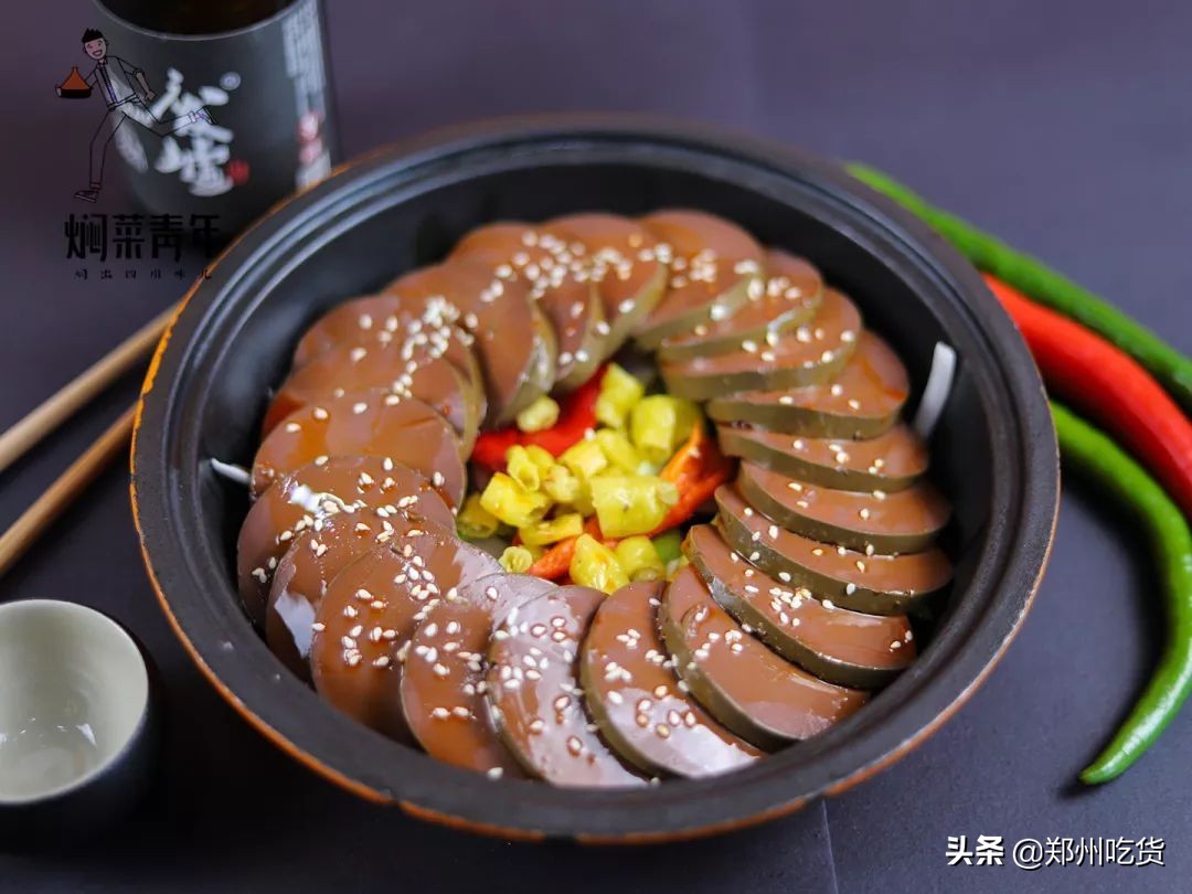 用焖锅做川菜，开店150+，这个餐厅咋把吃货变老板的？