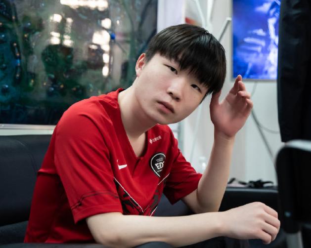 LOL另类“青训营”来袭，达到钻一就可报名？官方：有可能去打LPL