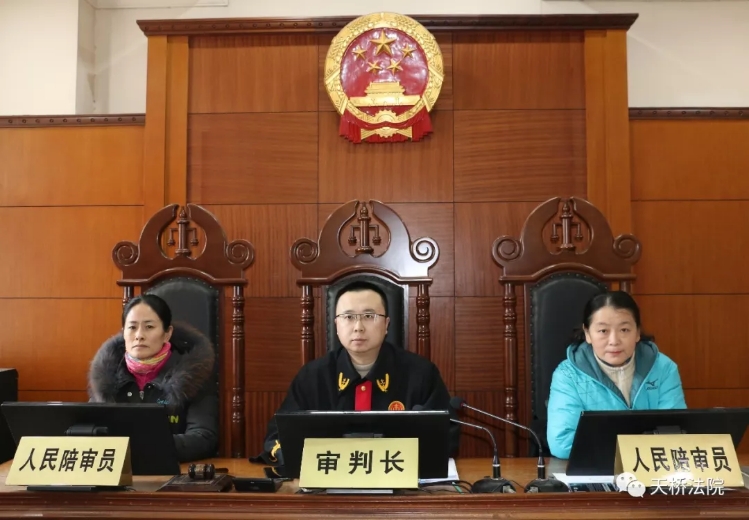 法庭提供虚假证据罚款多少,以案说法其行为是否违法