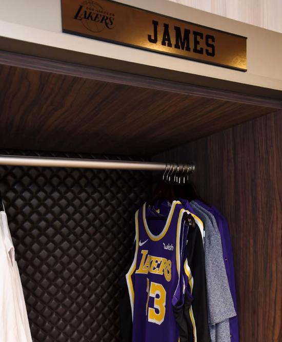 让詹皇起鸡皮疙瘩，让冷面小卡激动不已，斯台普斯到底有多神奇？