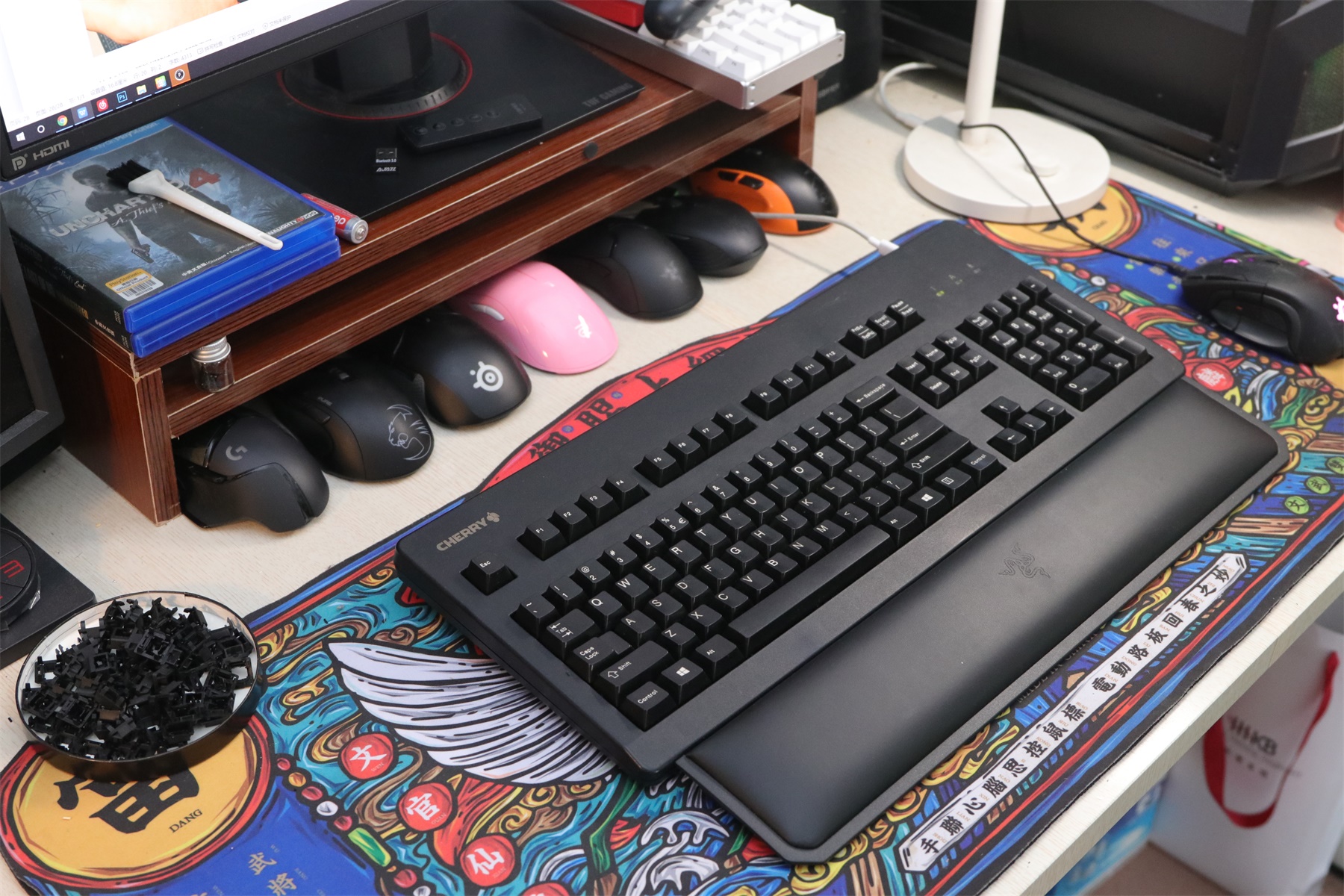 3494机械键盘,不到百元的青轴高颜值键盘