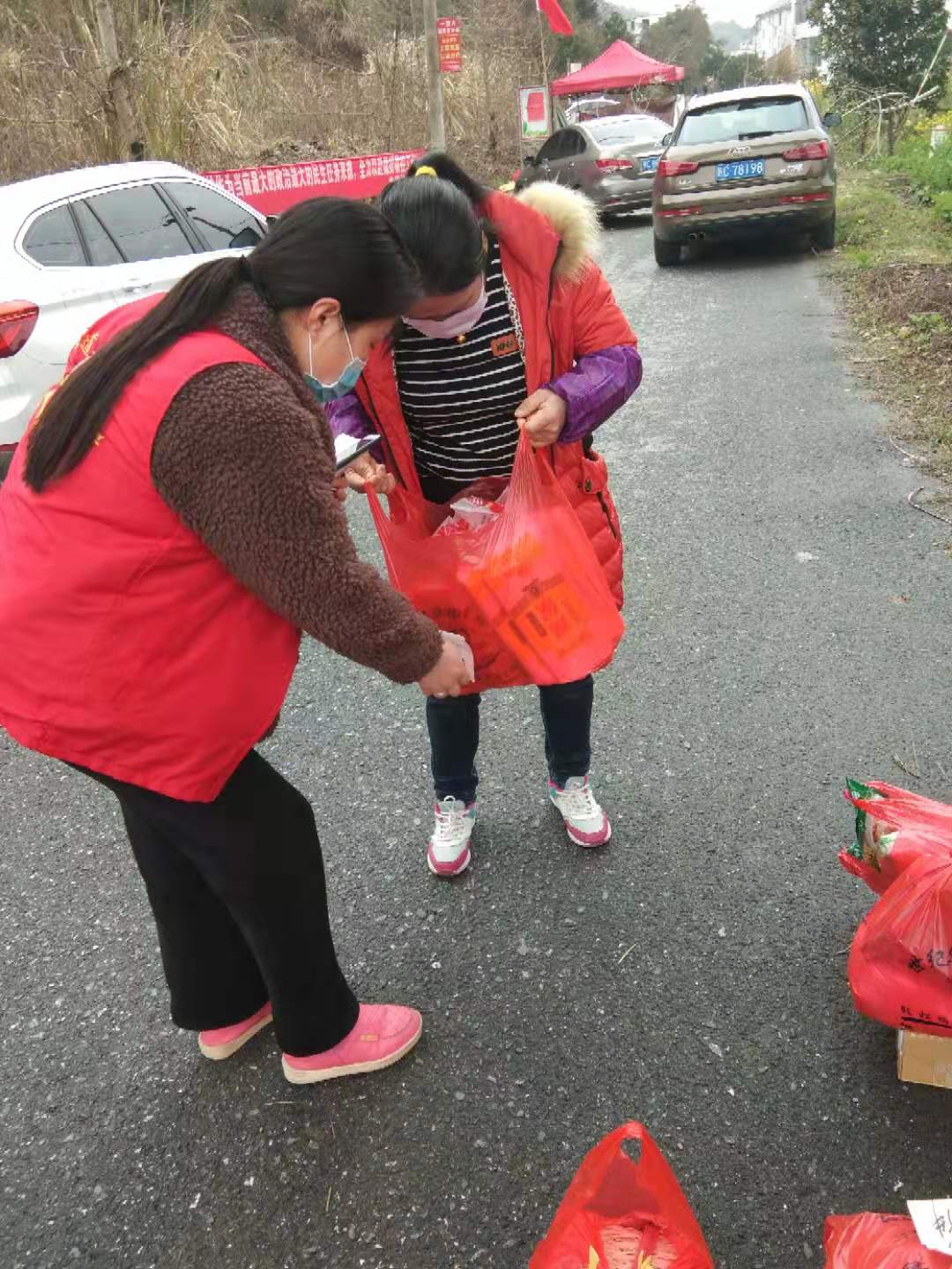 战疫防控志愿服务队,战疫志愿者服务在行动