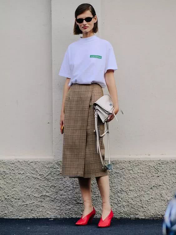 穿裙子不好看适合穿什么样的衣服,穿裙子不知道自己适合什么风格