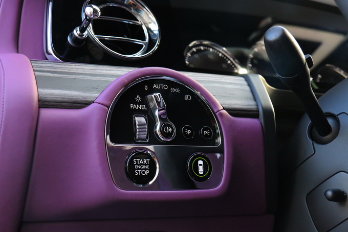 全新一代劳斯莱斯古思特,豪华180评测