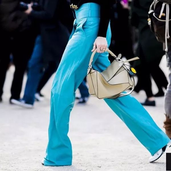 女人一定要有个好包吗,为什么女人只需要一个拥抱