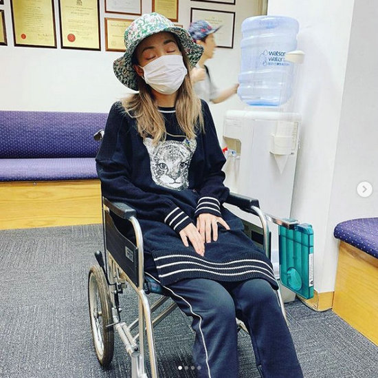 容祖儿膝关节,容祖儿生病要遵医嘱吗