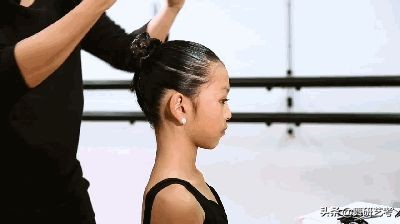 舞蹈头发怎么盘头视频,舞蹈生怎么盘头