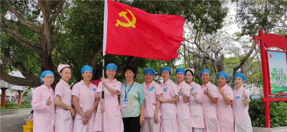 中医义诊进社区服务居民零距离,中医文化进社区健康义诊暖民心