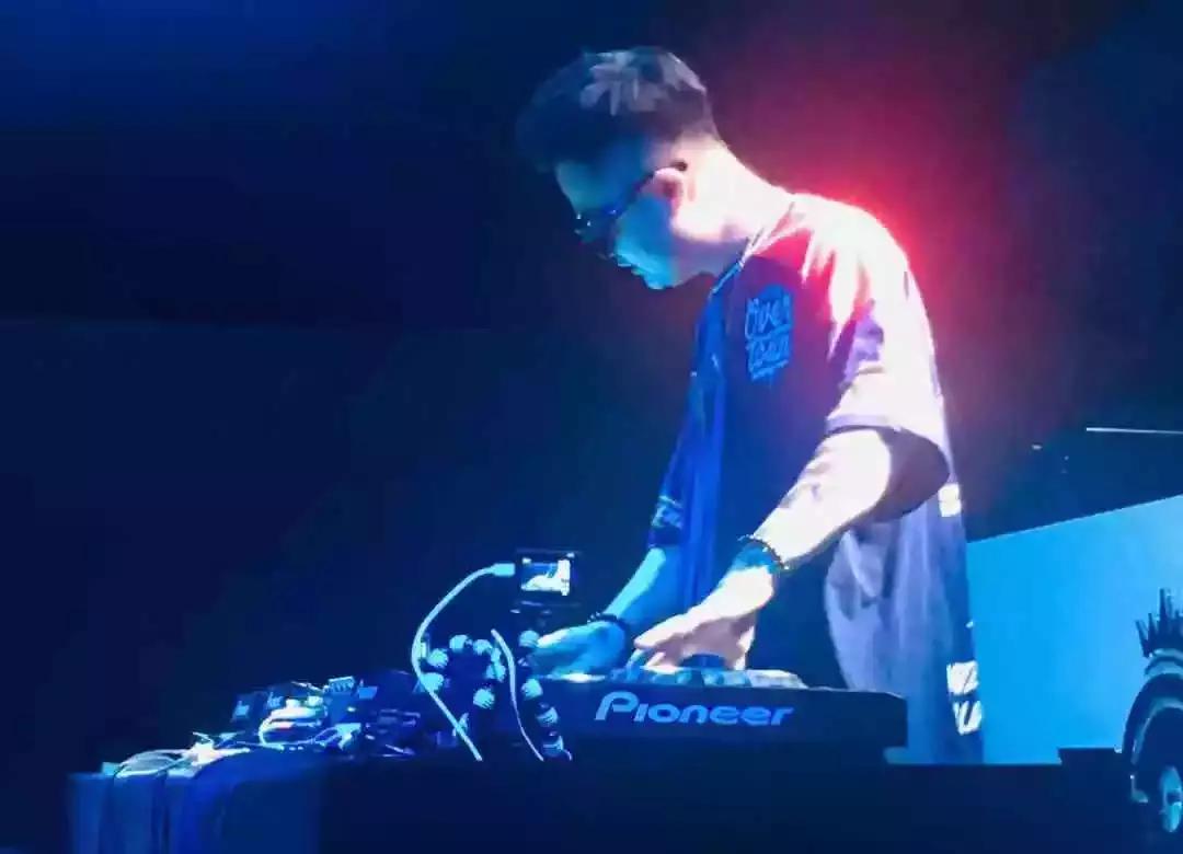 苏华学校DJ教学|DJ培训的入门教学知识选集!