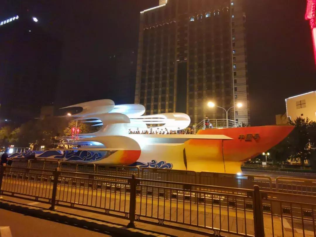 厉害了!北京工业大学@6辆国庆彩车设计及制作大揭秘