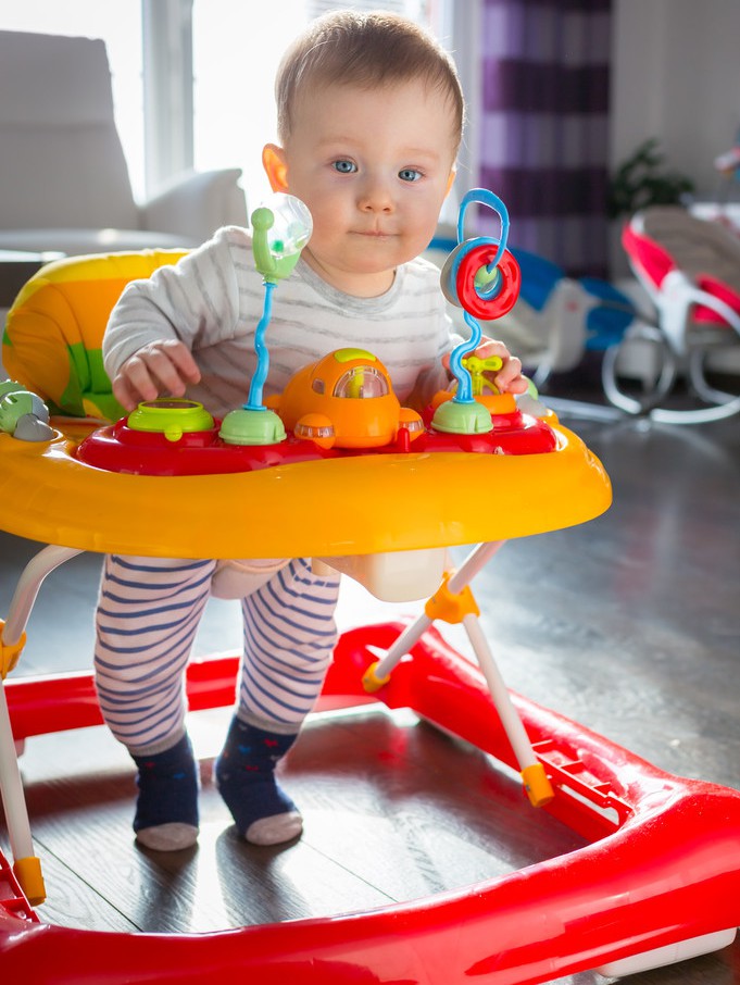 髋关节发育不对称怎么办,腿纹不对称髋关节发育不良