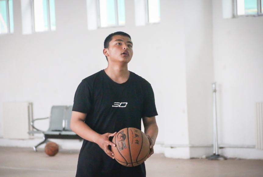 爱与奉献议论文,爱与尊重记叙文800字