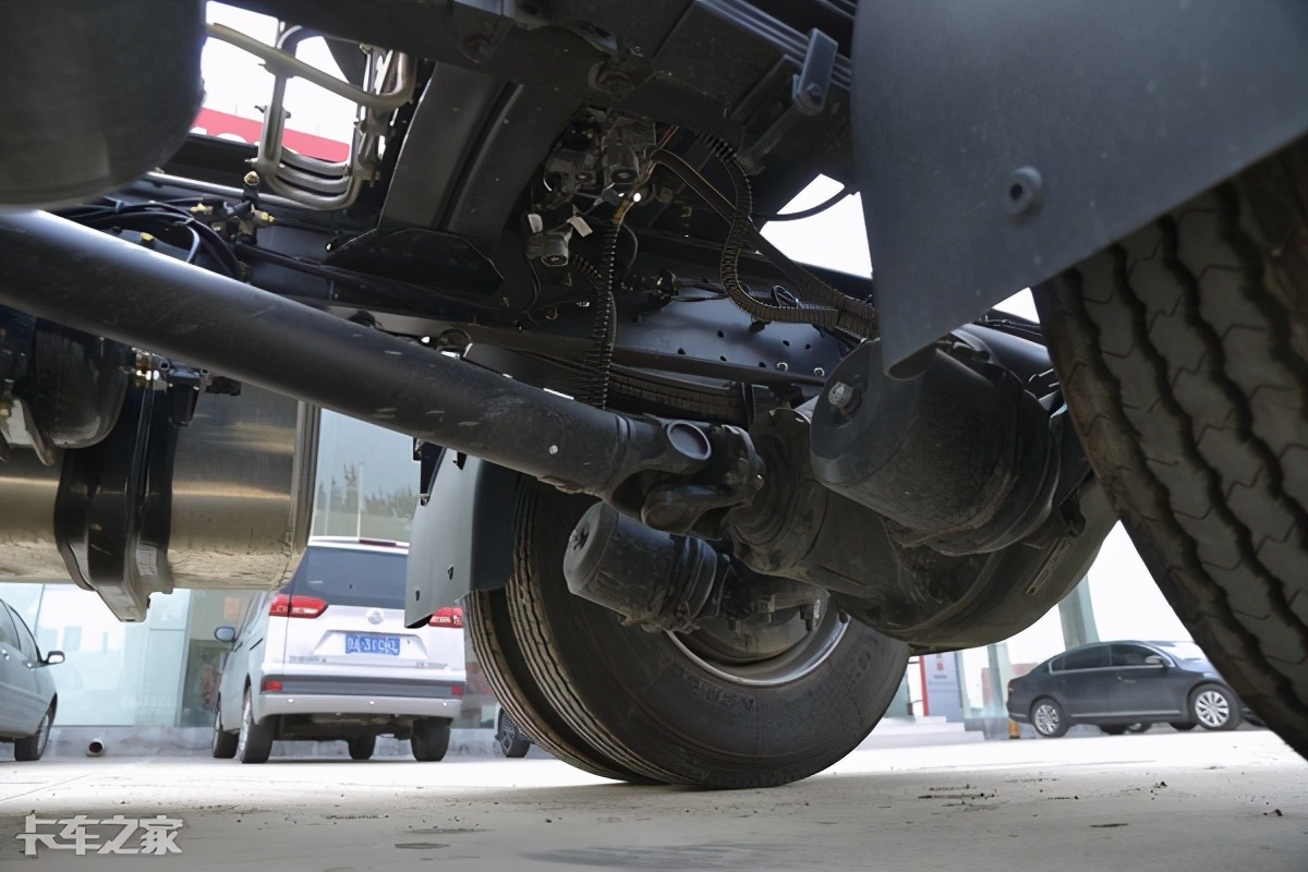 东风天龙重卡有什么优缺点,东风天龙4x2最新版牵引车多少钱