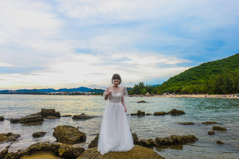 三亚一日游必买的婚纱 (三亚婚纱旅拍攻略)