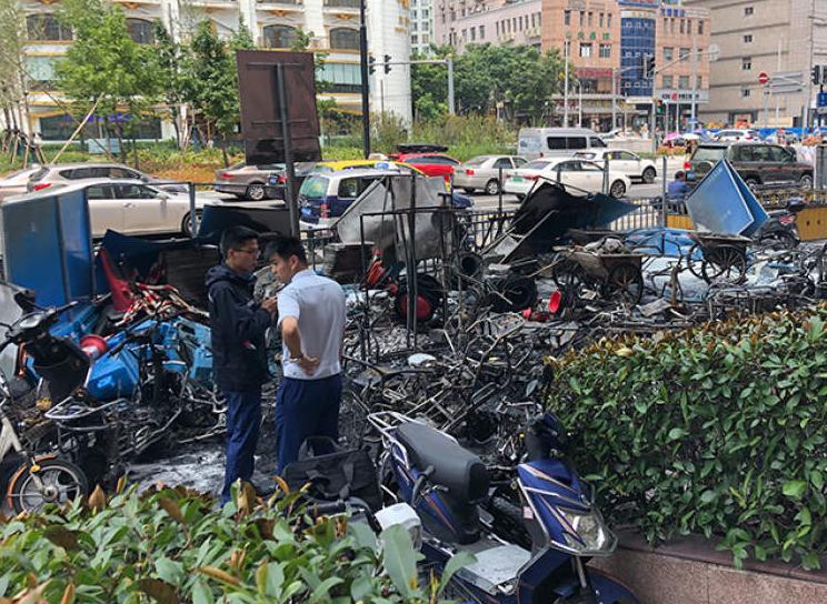 电动车选锂电池还是铅酸电池,电动车用锂电池好还是铅酸电池好