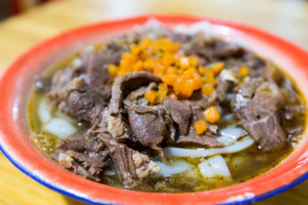 吃完整条恩施街，发现住在青山的才是人生赢家