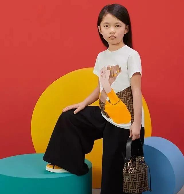 女版GD潮过陈冠希女儿？月入十万萌娃靠穿搭火爆ins